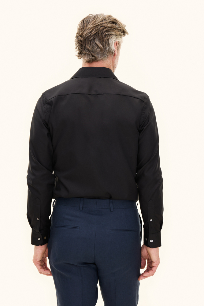 Dynamic Hand 310 Slim Fit Cutaway Non-Iron Skjorta - Svart | Oscar Jacobson