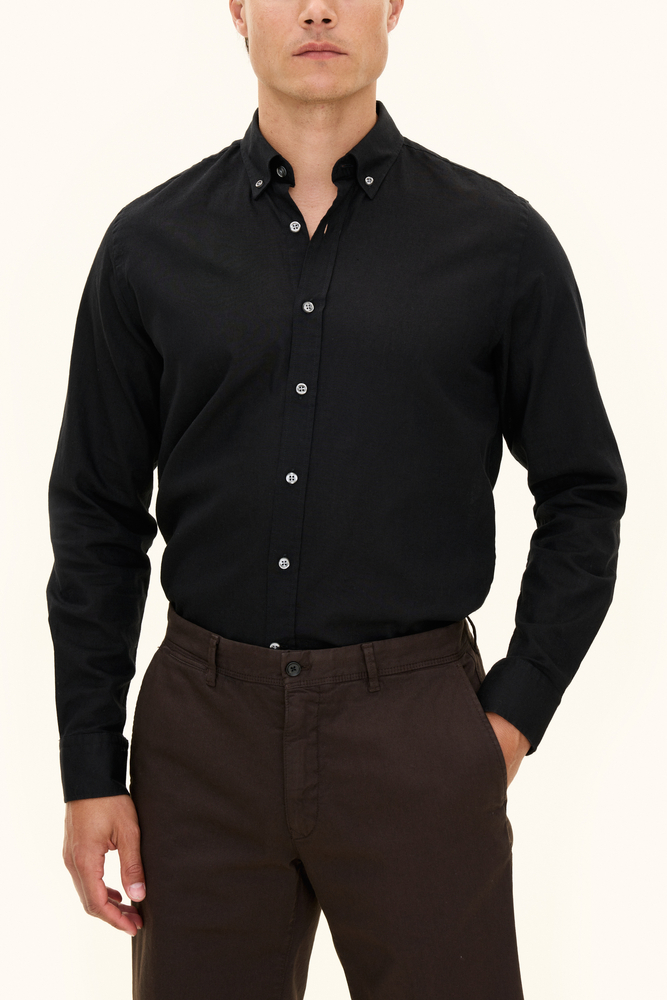 Slim Fit Button Down Skjorta