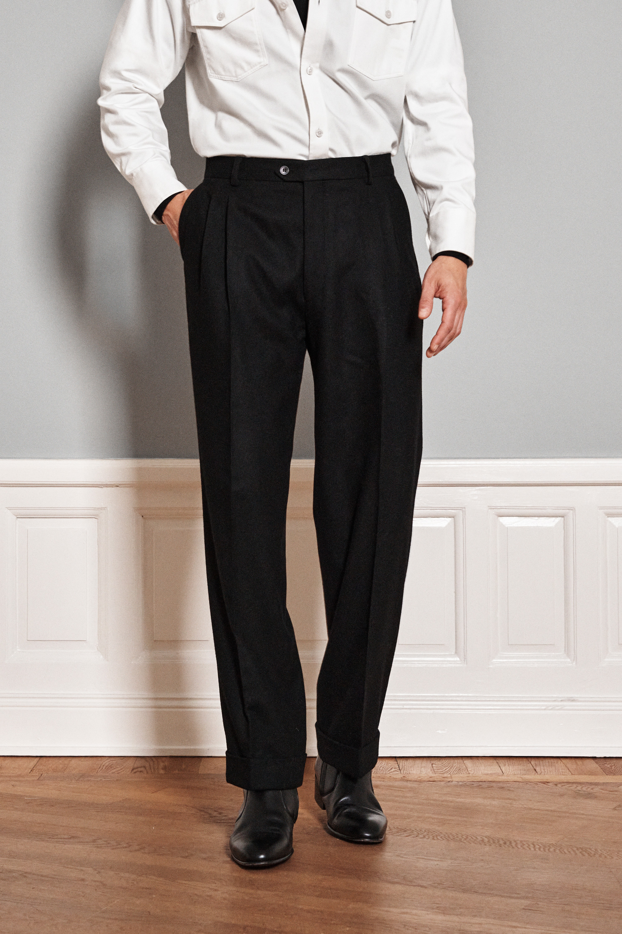 Regular Fit High Waist Pleated Flannel Trousers - Black | Oscar Jacobson
