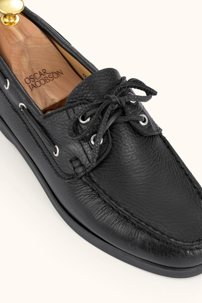 クラークス DAKIN DECK スエード ボアブーツ 30cm相当 Deck Shoes Deerskin - Black | Oscar Jacobson